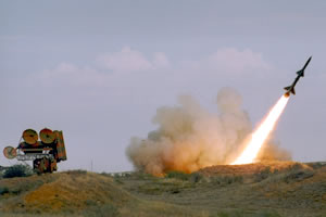 В станциях наведения ракет ЗРК первых поколений использовались классические импульсные зондирующие сигналы. Анатолия Шмырова
